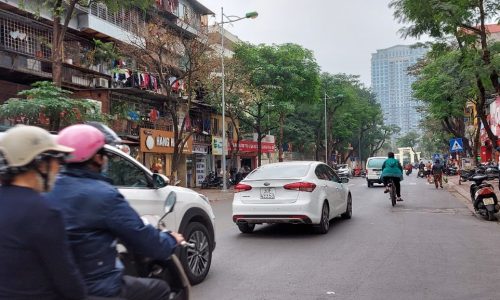 Mua đất tặng nhà 2 tầng mặt phố, lô góc quận Cầu Giấy, vỉa hè, kinh doanh sầm uất; DT260m2; 2T; MT35m2; giá 85 tỷ
