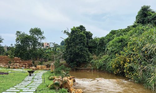 Đất nghỉ dưỡng giáp suối cực hiếm ngay khu vực trung tâm, shr, full thổ cư