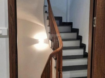 bán nhà ngõ 279 Đội Cấn – 4 tầng – mặt tiền 8m – Full nội thất đẹp – liên hệ ép giá ngay