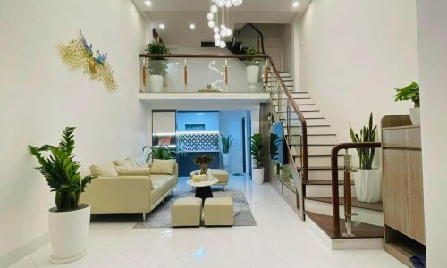 Bán nhà phố Lạc Trung, 5m ô tô đỗ, ngõ thông tứ phía, nội thất 5 sao ở ngay giá 4.5 tỷ