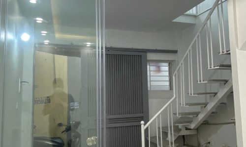 BỔ CAU BÁN GẤP NHÀ NHỎ XINH 2.65TỶ, 34M2 PHỐ LẠC LONG QUÂN, TÂY HỒ