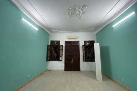 Cho thuê nhà 85m2 nhà 5 tầng gần mặt đường