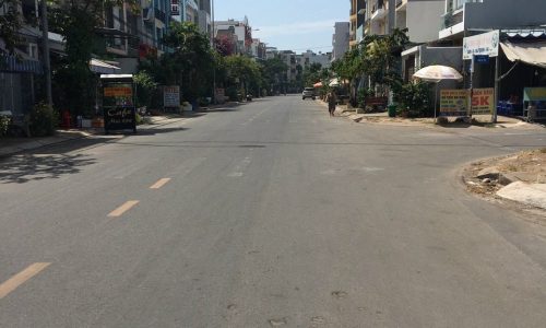 Nhà mặt tiền đường Dân chủ khu kiến thiết Hiệp phú DT 100m vị trí đẹp, khu tiện ích