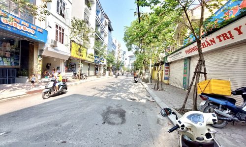 Chủ Sốt Lắm Rồi! Bán Nhà 55M Chợ Văn Điển Lô Góc, Ô tô Tránh, Giá Giảm Mạnh