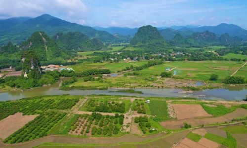 Thửa đất đẹp bám sông Bôi