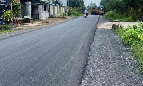 Bán gấp lô đất 2MT đường nhựa trước sau, Xã Thạnh Đức, Giá 300tr.