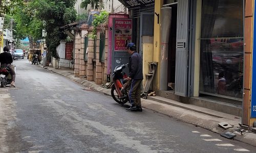 CHÍNH CCHÍNH CHỦ BÁN NHÀ ĐỨC THẮNG. MẶT ĐƯỜNG KINH DOANH. NHÀ ĐANG KINH DOANH. 60M. 5 TẦNG