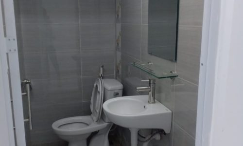 BÁN NHÀ LẠC LONG QUÂN 30m NHỈNH 4 TỶ LÔ GÓC MẶT TIỀN RỘNG GẦN Ô TÔ