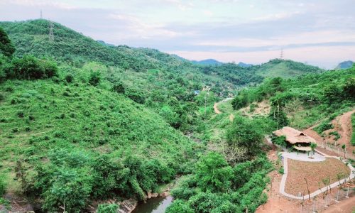 Giá QUÁ RẺ, Chưa đến 200k/m2 Cho siêu phẩm 1,8ha đất view thác nước, Tại Tân Lạc, Hòa Bình