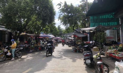 Nhà góc 3 mặt tiền đường 109 phước long B, Dt 142m vị trí đẹp giá tốt