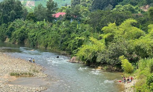 Cần bán nhà ven suối 182m2 ngang 10. full thổ cư. giá 750tr