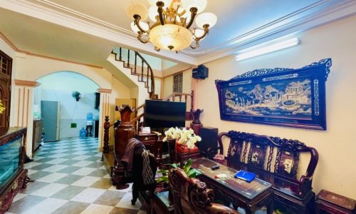 Bán nhà Vương Thừa Vũ _ Quan chức_ rộng thoáng_ DT: 45m2 giá 3.6tỷ.