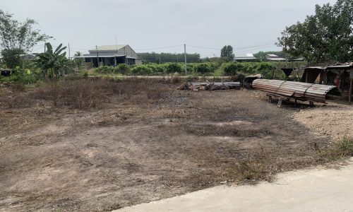 Bán gấp lô đất 221m2 Thạnh Đức, Gò Dầu, Giá 320 triệu.