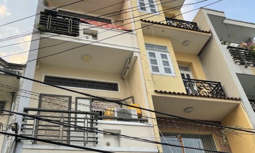 Ô Tô ngủ trong nhà  hẻm đường  Phạm Hùng giá chỉ 6,9 tỷ, Full Tiện nghi, DT 48m2 , 3 tầng, 7 phòng ngủ, 3 WC