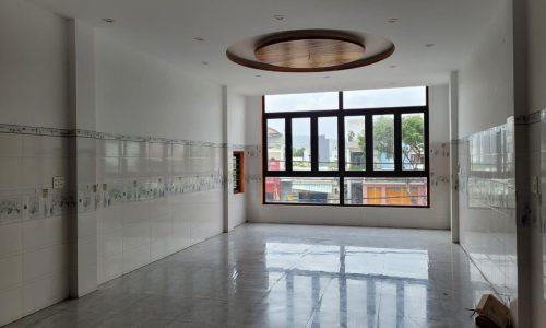 Nhà mặt phố Tôn Đức Thắng 145m ngang 5.4m xây 3 tầng thông sàn mới.