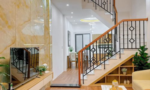 Chưa tới 4 tỷ mà Hải Châu có nhà đẹp oto vô tận cửa