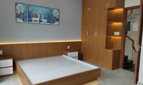 BÁN LỖ GẤP NHÀ MT ĐƯỜNG XE HƠI HÀNG XÓM VINHOME LIÊN HẸ NGAY