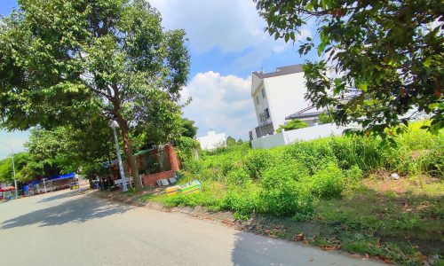 CẦN BÁN GẤP LÔ ĐẤT 2 MT THÔNG NHAU VIEW SÔNG THOÁT MÁT.