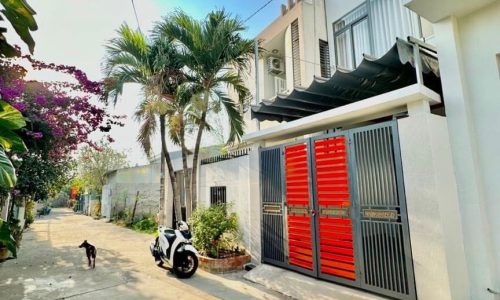 Hạ Giá 500Tr Bán Gấp Nhà Lầu SHR 100% Thổ Cư Ngay Gần UBND P.Trảng Dài