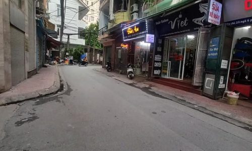 Gia đình cần bán nhà gấp Phố Đội Nhân giá 8,6 tỷ, 50mx4 tầng, Ô tô đỗ