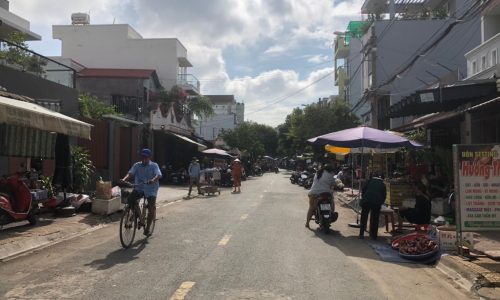 Nhà mặt tiền đường 13 phước bình DT 87m cấp 4 giá tốt