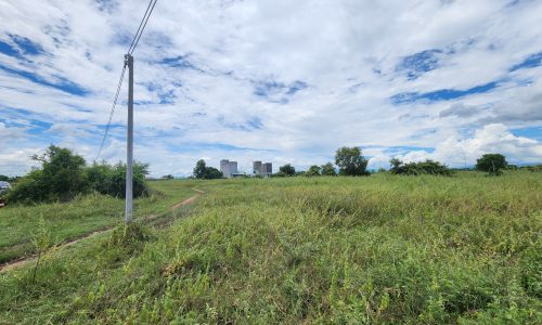 5 sào đất vườn, cách cao tốc 2km, điện nước có sẵn.