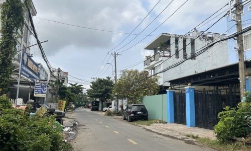 Lô đất mặt tiền đường 835 phú hữu diện tích 264m vị trí đẹp