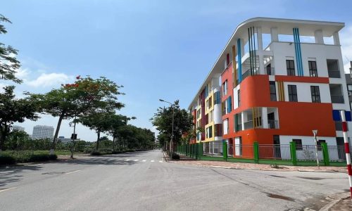 CHỈ HƠN 2 TỶ -NHÀ MỚI 4 TẦNG – LONG BIÊN- CHỦ XÂY TÂM HUYẾT- Ô TÔ ĐỖ CỬA-TƯƠNG LAI GIÁ TRỊ TĂNG