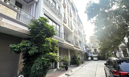 BÁN NHÀ VĂN PHÒNG PHỐ VĂN CAO, BA ĐÌNH, LÔ GÓC, Ô TÔ ĐẬU, DT 100M2, MT 11M, GIÁ 22 TỶ