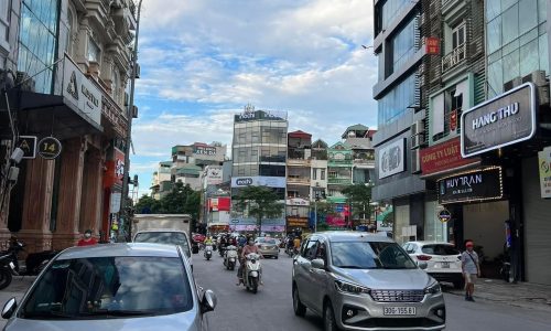 BÁN NHÀ MẶT PHỐ NAM ĐỒNG, ĐỐNG ĐA, SIÊU KINH DOANH, VỈA HÈ, DT 70M2, GIÁ 25 TỶ