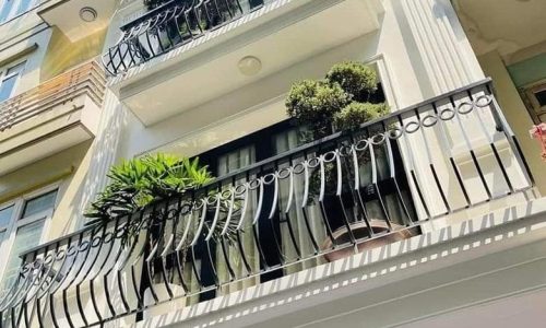 ẢNH THẬT_TT CẦU GIẤY_NHÀ 5 TẦNG_MT4M_Ô TÔ 4 CHỖ ĐỖ_ GIÁ CHỈ 3,9 TỶ