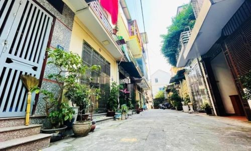 Bán nhà Xuân Đỉnh,gần phố,trước nhà rộng 4m,vài bước ra ô tô tránh, lô góc,41m2,3T,mt:3,9m