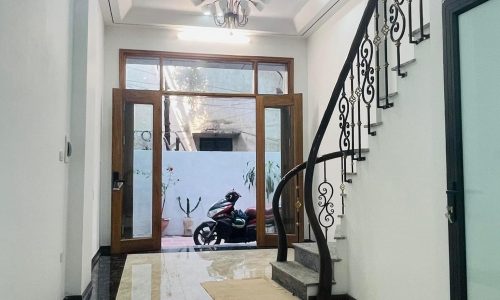 Bán nhà ngõ 273 Trần Cung,gần phố,nhà mới ở ngay,ngõ thông,35m2,4T,mt:3,5m