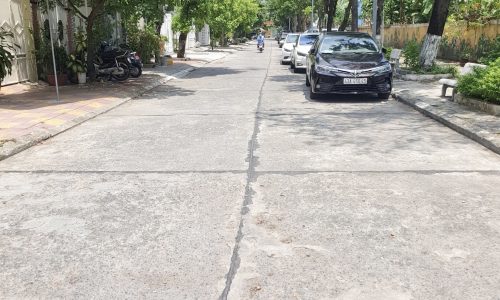 Cần bán gấp nhà lô góc Lê Đình Lý, Hải Châu, Tặng toàn bộ nội thất tiền tỷ. DT :60m2. Giá chỉ 3.4 tỷ