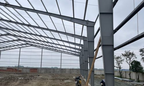 CHO THUÊ KHO, XƯỞNG TẠI ĐƯỜNG 421B QUỐC OAI. HÀ NỘI giá tốt