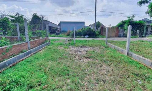 Tui có nợ ngân hàng ra đất trống sổ chính chủ bán . 5×40 200m2 .đất đẹp kinh doanh