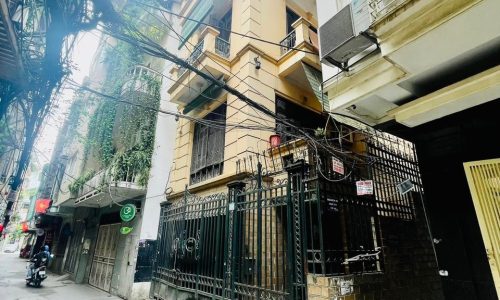 Bán nhà Đê la thành, Quận Đống đa, DT 79m2, 5 tầng, MT 7m, KD, Ô TÔ