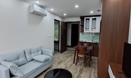 Cho thuê căn hộ dịch vụ tại mặt Phố Võng Thị, Bưởi, Tây Hồ. Ban công cực thoáng. Gía chỉ 8.5tr