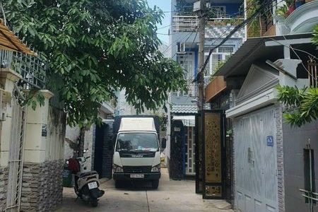 Cần bán nhà mặt phố Lê Hồng Phong,