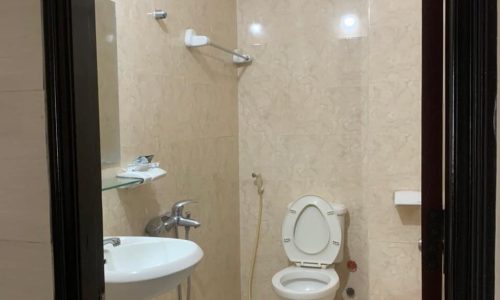 Cần bán tòa căn hộ mặt phố Tôn Thất Đạm, dt 90, 16 phòng. Giá 14.2 tỷ.