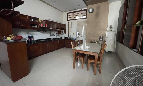 Bán nhà mặt đường 2 Tháng 9. Dt 125m, 5 tầng thang máy. Giá 26.7 tỷ.