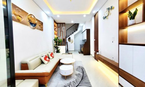 Chính chủ bán gấp Phạm Ngọc Thạch, 2 thoáng, ngõ ba gác