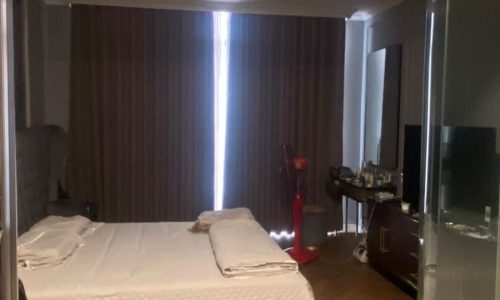 KHÔNG KHÁC GÌ MẶT PHỐ – Ô TÔ DỪNG ĐỖ NGÀY ĐÊM – CỬA HÀNG KINH DOANH BẠT NGÀN KHÁCH