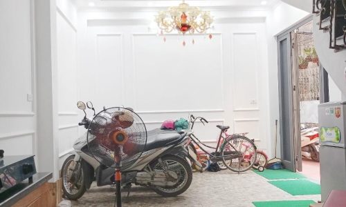 Bán nhà Hồ Tùng Mậu,lô góc,gần ô tô,3 mặt thoáng,7phòng ngủ,31m2,5tầng,mt:6m