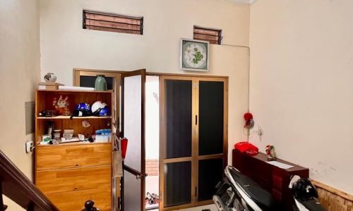 Bán nhà Dương Quảng Hàm,100m ra mặt phố,ngõ thông,gần ĐH Thủ Đô,5pog ngủ,35m2,5tầng,mt:4m