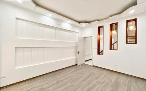 BÁN NHÀ HOA BẰNG,10M RA PHỐ,NGÕ THÔNG XE BA GÁC ĐỖ CỬA,NỞ HẬU,42M2,5T,MT:10M