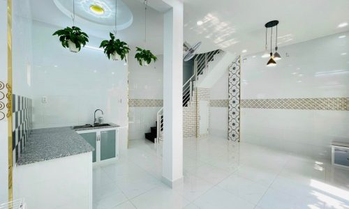 BÁN NHÀ CHÍNH CHỦ CỰC ĐẸP SÁT BÊN SÂN BAY CHỈ 10P DI CHUYỂN