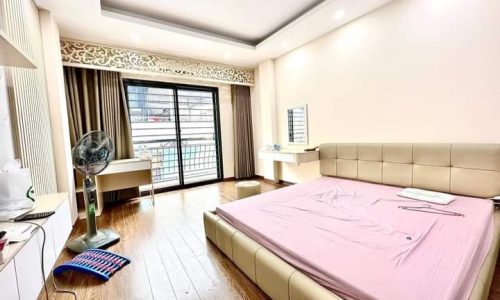 Nhà mặt phố Trần Quốc Hoàn Cầu Giấy, vỉa hè, thang máy, kinh doanh sầm uất 21 tỷ