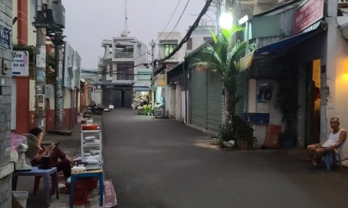 Nhà mặt tiền đường 265 Hiệp phú DT 90m đúc 3 lầu tiện kinh doanh