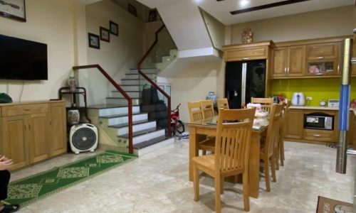 Nhà ngõ 260 Cầu Giấy cách ô tô tránh 10m, mới đẹp ở ngay 42m2x5T Mt 4.2m giá 5.5 tỷ